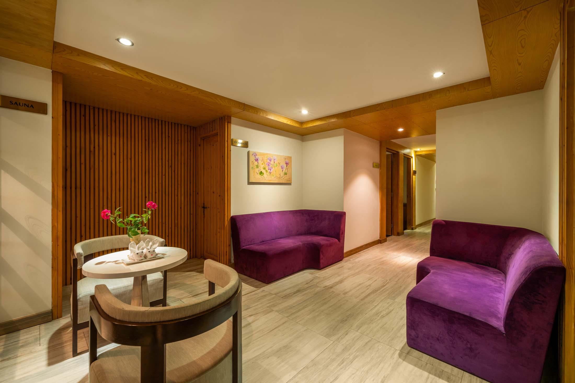 Holiday Beach Danang Hotel & Resort 4*