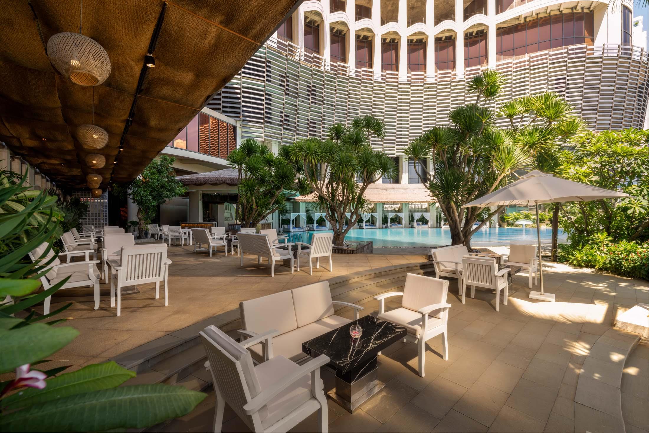 Holiday Beach Danang Hotel & Resort 4*
