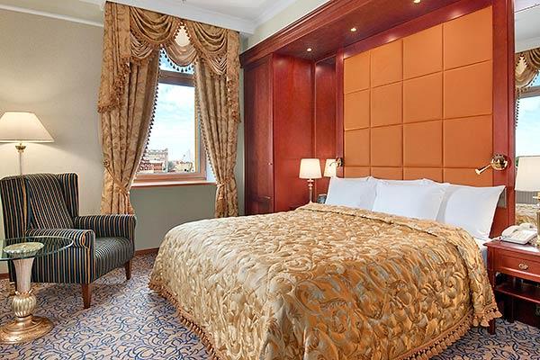 Hilton Moscow Leningradskaya 5*