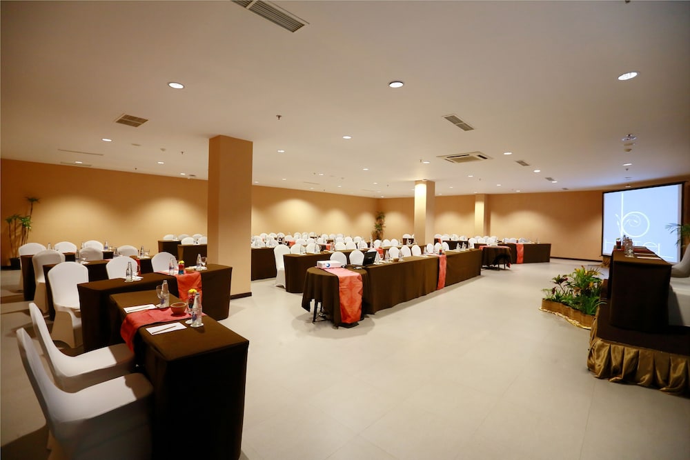 B Bali & Spa 4*