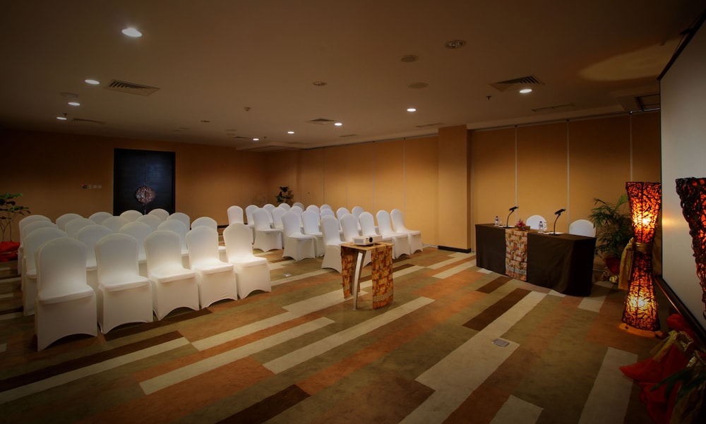 B Bali & Spa 4*