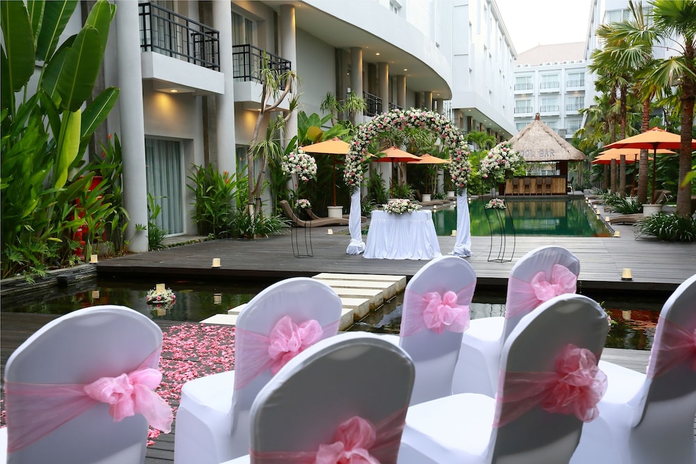 B Bali & Spa 4*