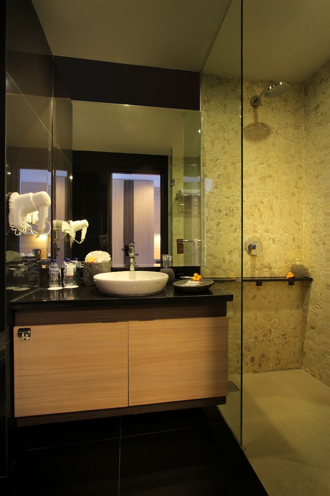 B Bali & Spa 4*