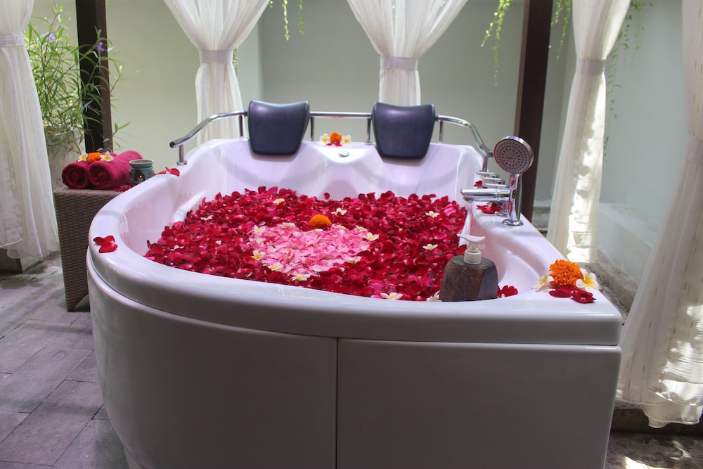 B Bali & Spa 4*
