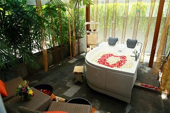 B Bali & Spa 4*