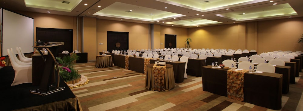 B Bali & Spa 4*