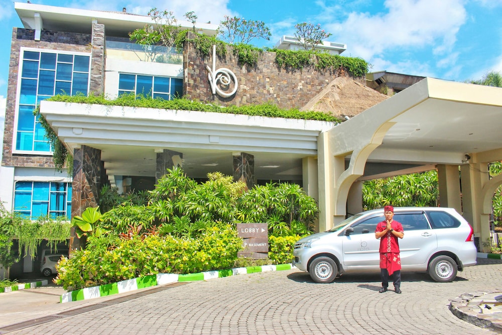B Bali & Spa 4*