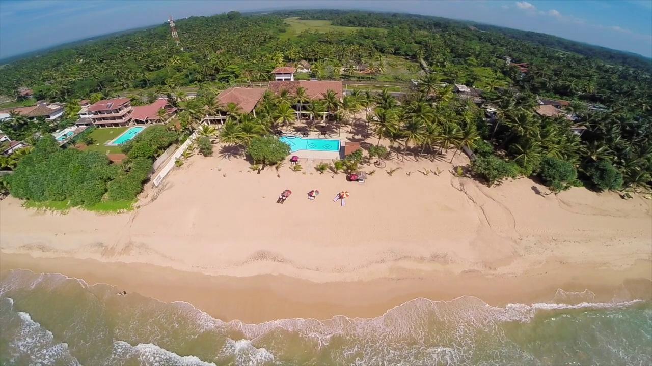 Rainbow surf beach hotel шри ланка. Индурува Шри Ланка. Бентота / Bentota Whispering Palms Hotel. The Palms 4 Шри Ланка.