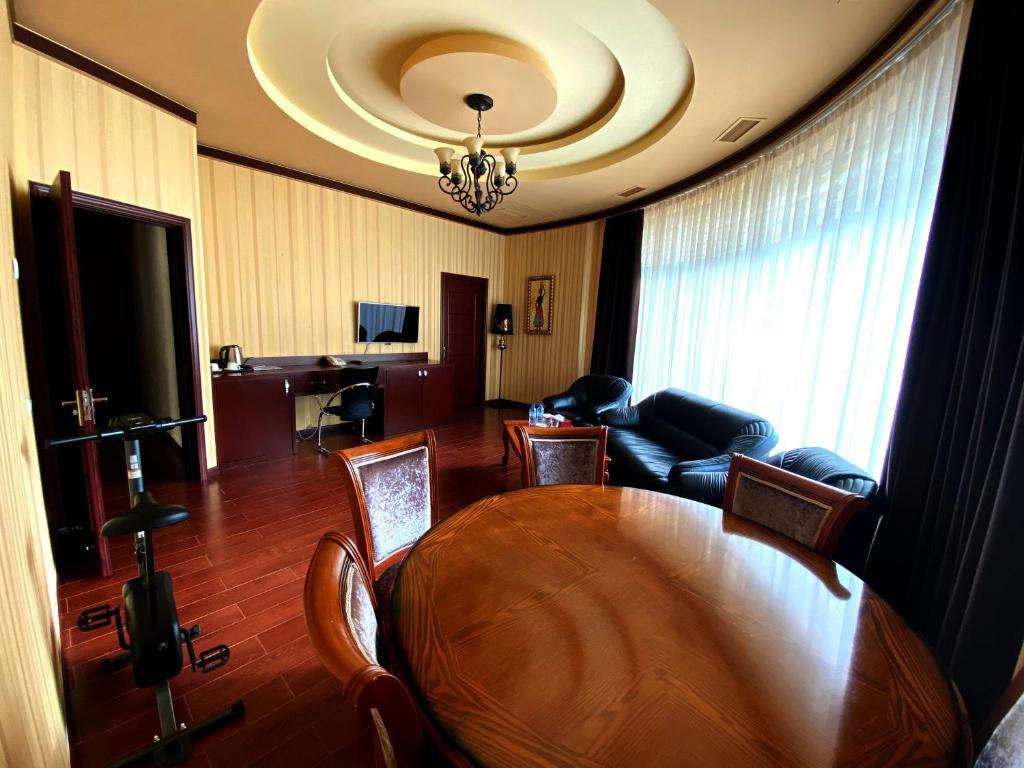 Diamond Hotel Yerevan 4*