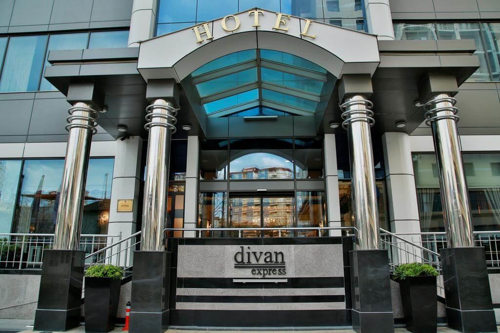 Divan Express Baku 4*