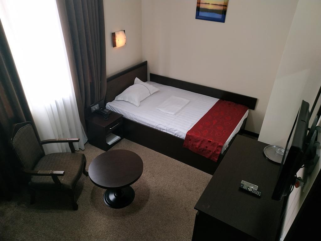 Consul Hotel 3*