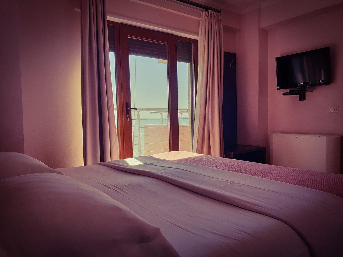 Hotel Nais Beach 3*