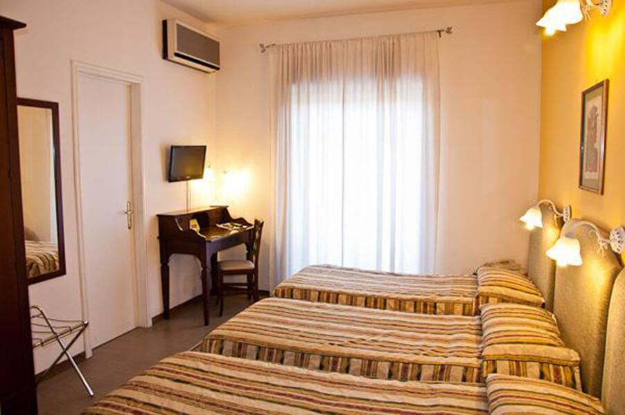 Ares Hotel 3*