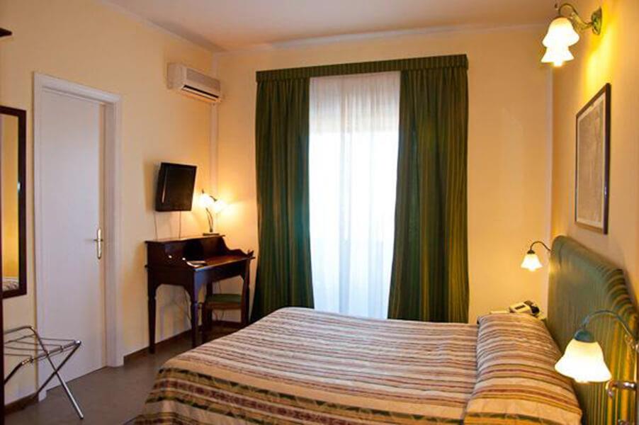 Ares Hotel 3*