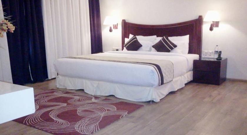 1589 City Mark Hotel 4*