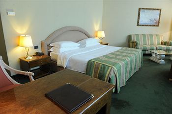 Tower Genova Airport - Hotel & Conference Center 4*