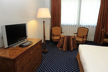 Tower Genova Airport - Hotel & Conference Center 4*