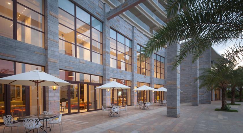 Aloha Oceanfront Suite Resort 5*