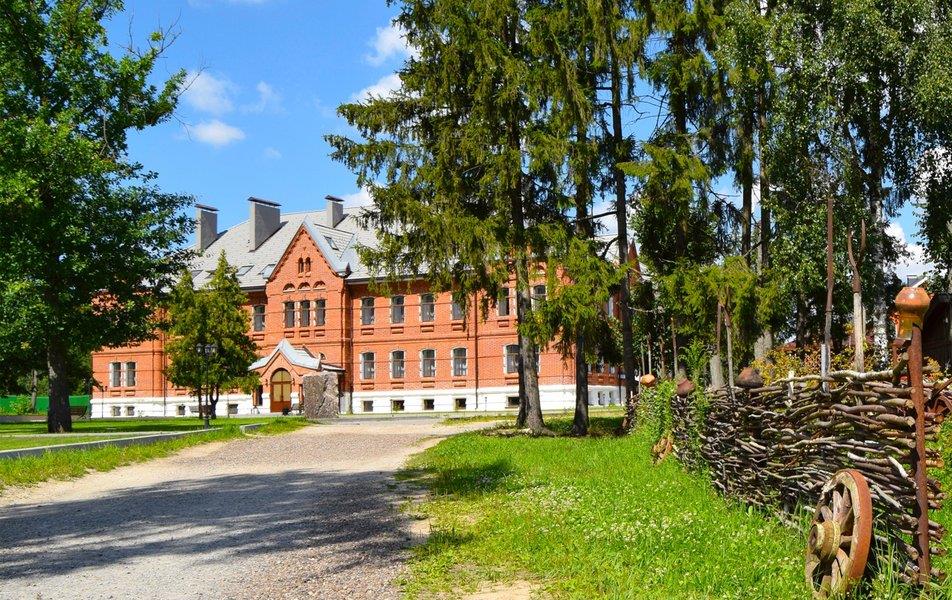 Малиновая Слобода 3*