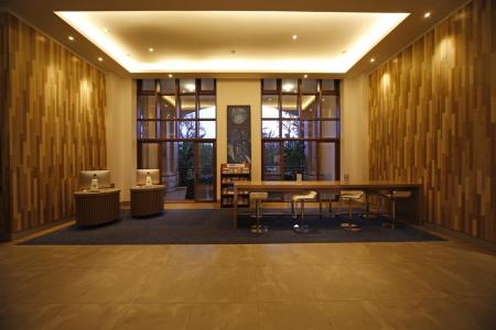 Отель Holiday Inn Express Haikou West Coast в Хайкоу - Китай