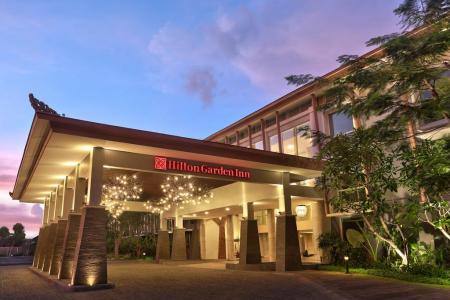 Отель Hilton Garden Inn Bali Ngurah Rai Airport в Кута - Индонезия