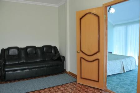 Отель Добрая мама в Имеретинская Бухта - Россия