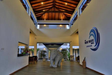 Отель The Blue Wave Hotel в Аругам-Бей - Шри-Ланка