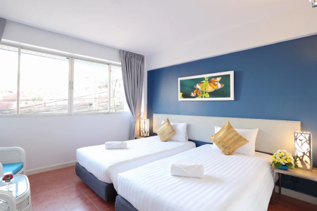 Отель On Hotel в пляж Карон - Таиланд