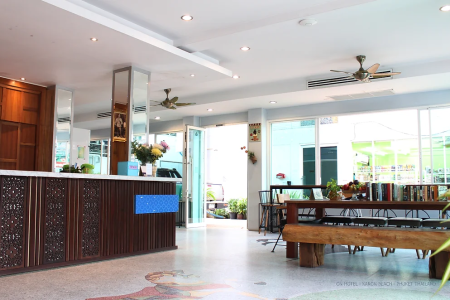 Отель On Hotel в пляж Карон - Таиланд