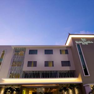отель Hotel Santika Kuta