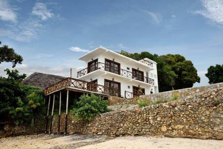 Amaan Ocean Kihinani