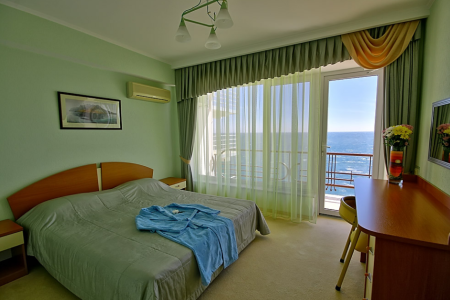 Отель Яхт-клуб в Отрадное (Ялта) - Россия