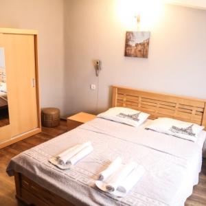 отель Hotel Qeroli