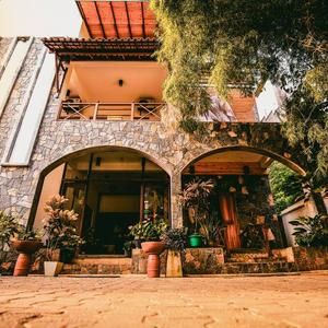 отель Surf Sea Breeze Hotel