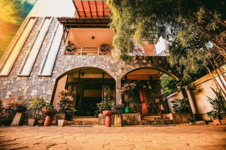 Surf Sea Breeze Hotel