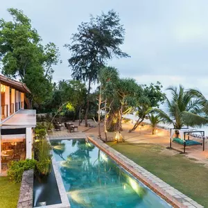 отель Lantern Boutique Hotel