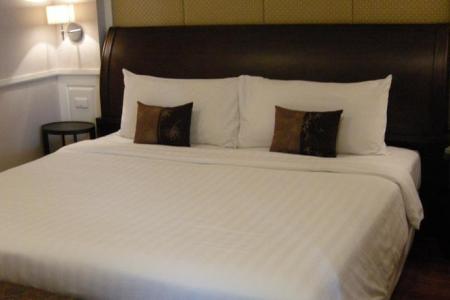 Aurum The River Place