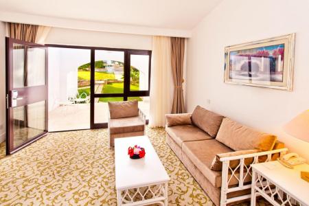 Отель The Olive Tree Hotel в Кириния - Кипр