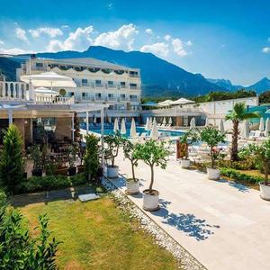 отель Maya World Imperial Hotel