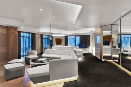 Отель V Hotel Curio Collection By Hilton в Бизнес Бэй - ОАЭ