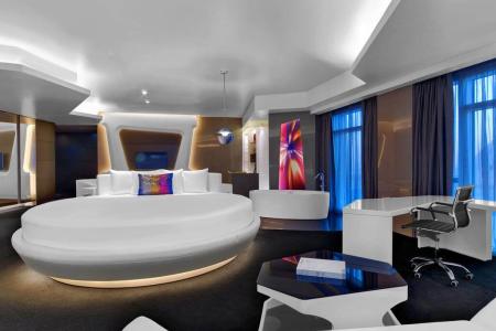 Отель V Hotel Curio Collection By Hilton в Бизнес Бэй - ОАЭ