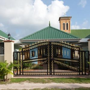 отель Le Relax Self Catering