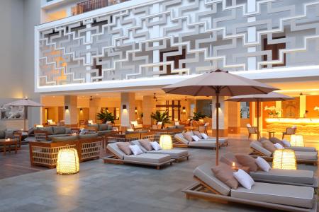 Отель The Bandha Hotel & Suites в Кута - Индонезия