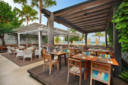 Отель The Bandha Hotel & Suites в Кута - Индонезия