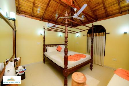 Отель Royal Beach Hotel & Restaurant в Хиккадува - Шри-Ланка