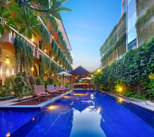 отель Bali Chaya Hotel Legian