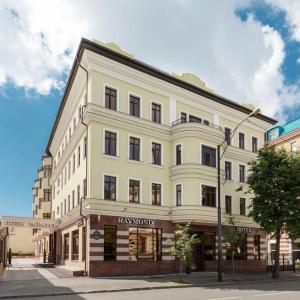 отель Raymond Hotel