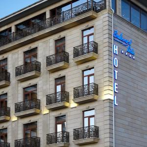 отель Boulevard Side Hotel