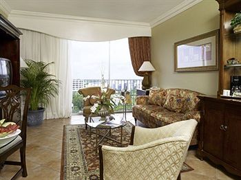 Courtleigh Hotel and Suites