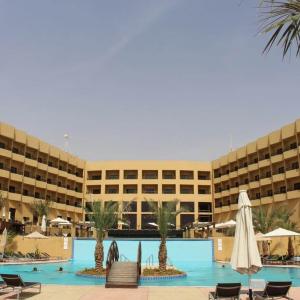 отель Grand East Hotel